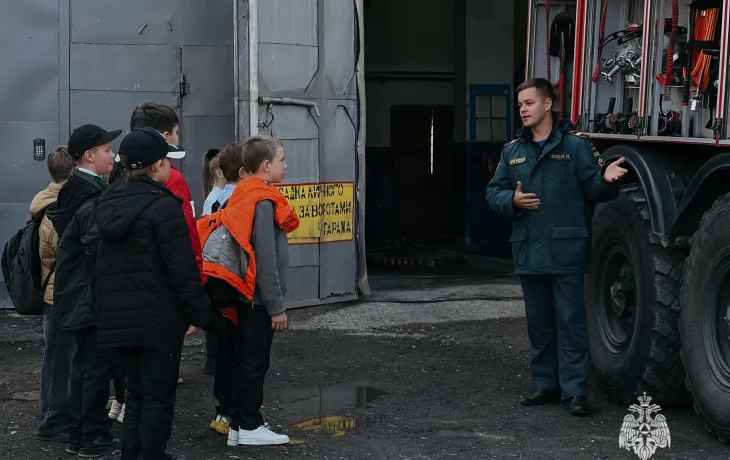 Ученики начальной школы познакомились с работой пожарных