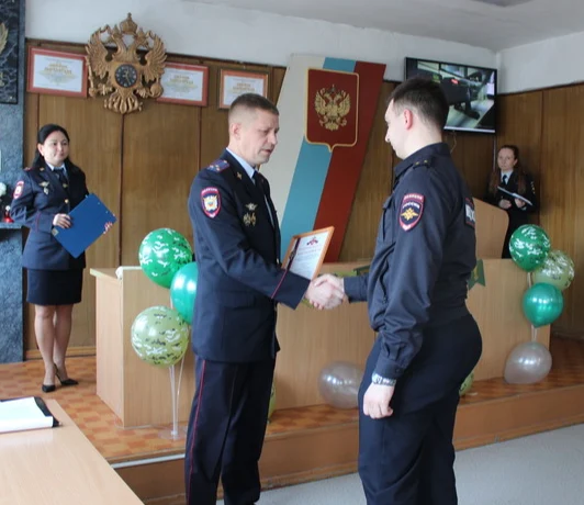 Полицейские и общественники встретились с молодежью в рамках акции «Герои наших дней» Полицейские и общественники встретились с молодежью в рамках акции «Герои наших дней»